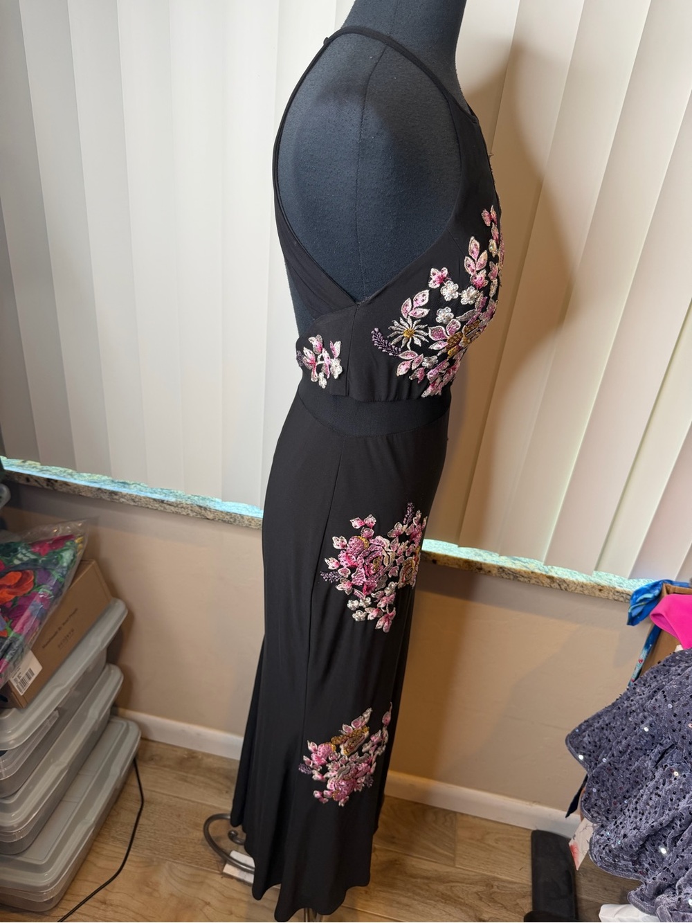 Xscape black halter gown pink and metallic floral embroidery mesh cutouts SZ 10 - Picture 8 of 11